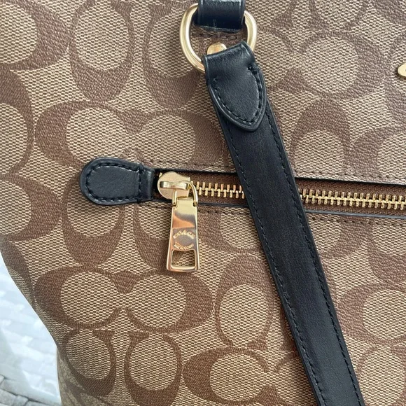 Coach Signature IM/Khaki/Black Signature Gallery Tote - Picture 5 of 7